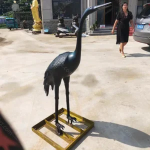 garden crane sculpture