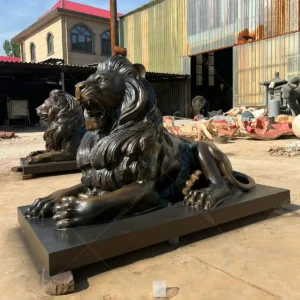 Meaning of lion statues in front of house