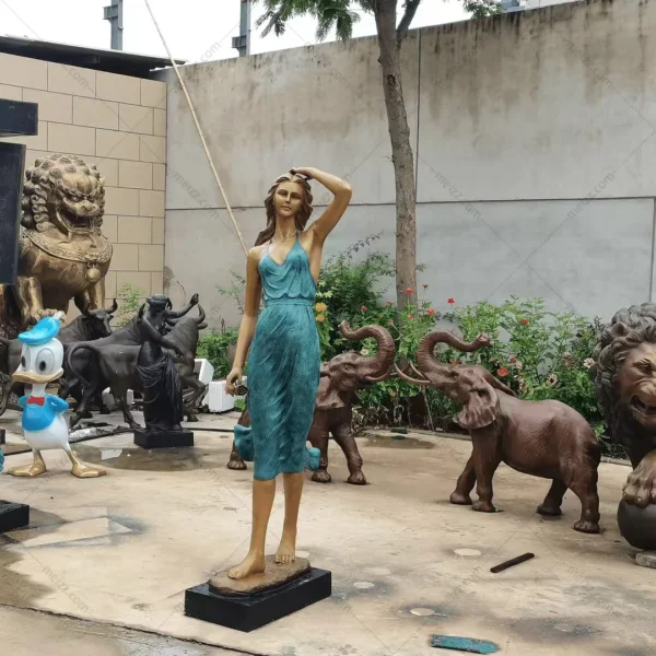 garden female statues