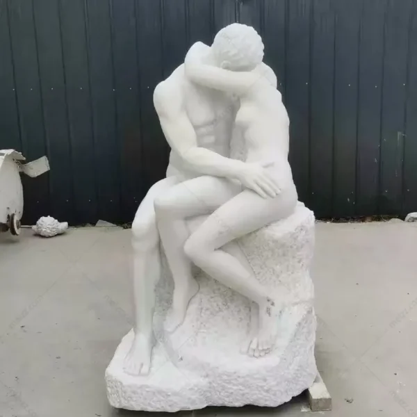 the kiss stone sculpture