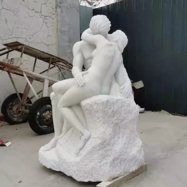 the kiss stone sculpture