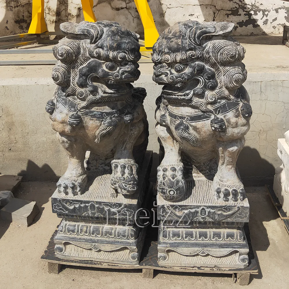 Chinese foo dog statue