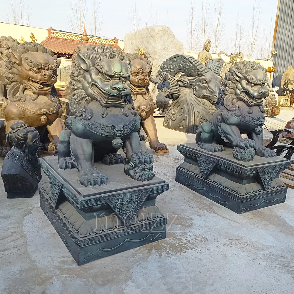 Chinese foo dog statue