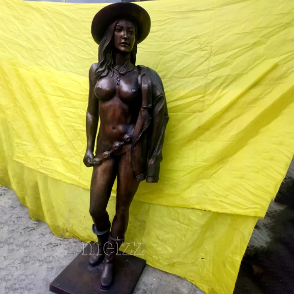 nude woman sculpture