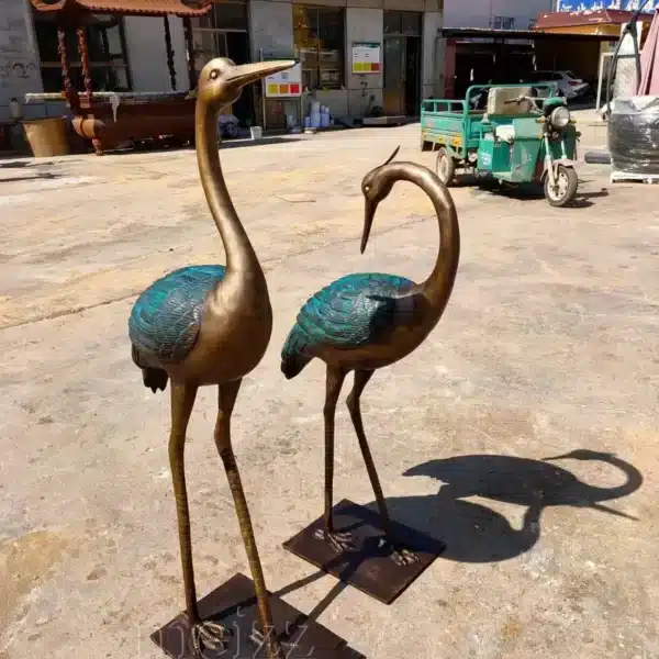 metal garden crane statues