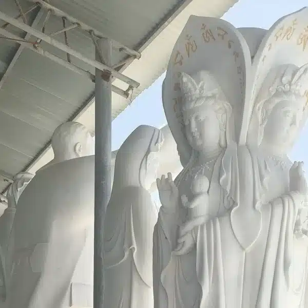 white kwan yin statue