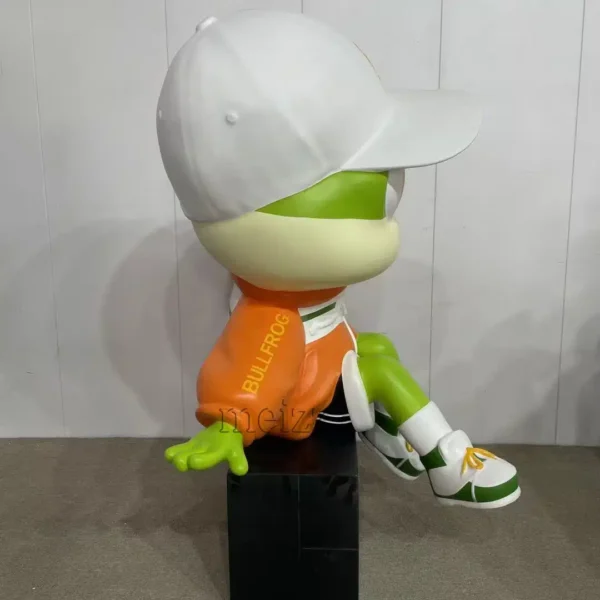 Cute Frog Sculpture