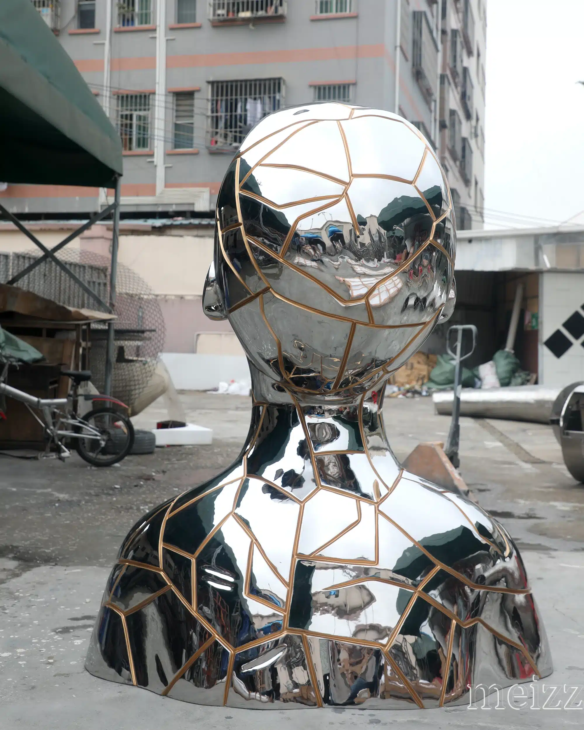 Mirror-Polished Stainless Steel Female Statue (2) Mirror-Polished Stainless Steel Female Statue