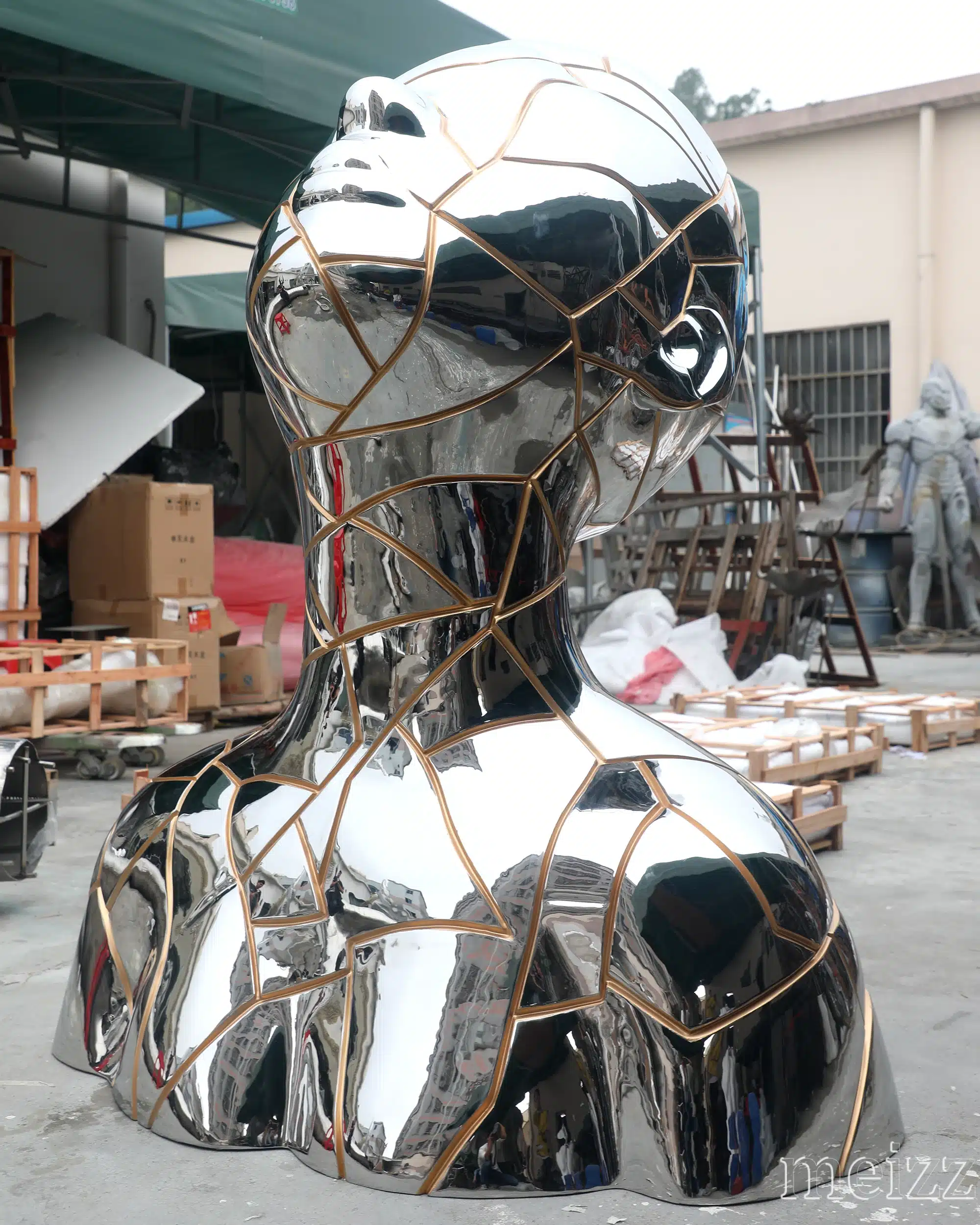 Mirror-Polished Stainless Steel Female Statue (3) Mirror-Polished Stainless Steel Female Statue