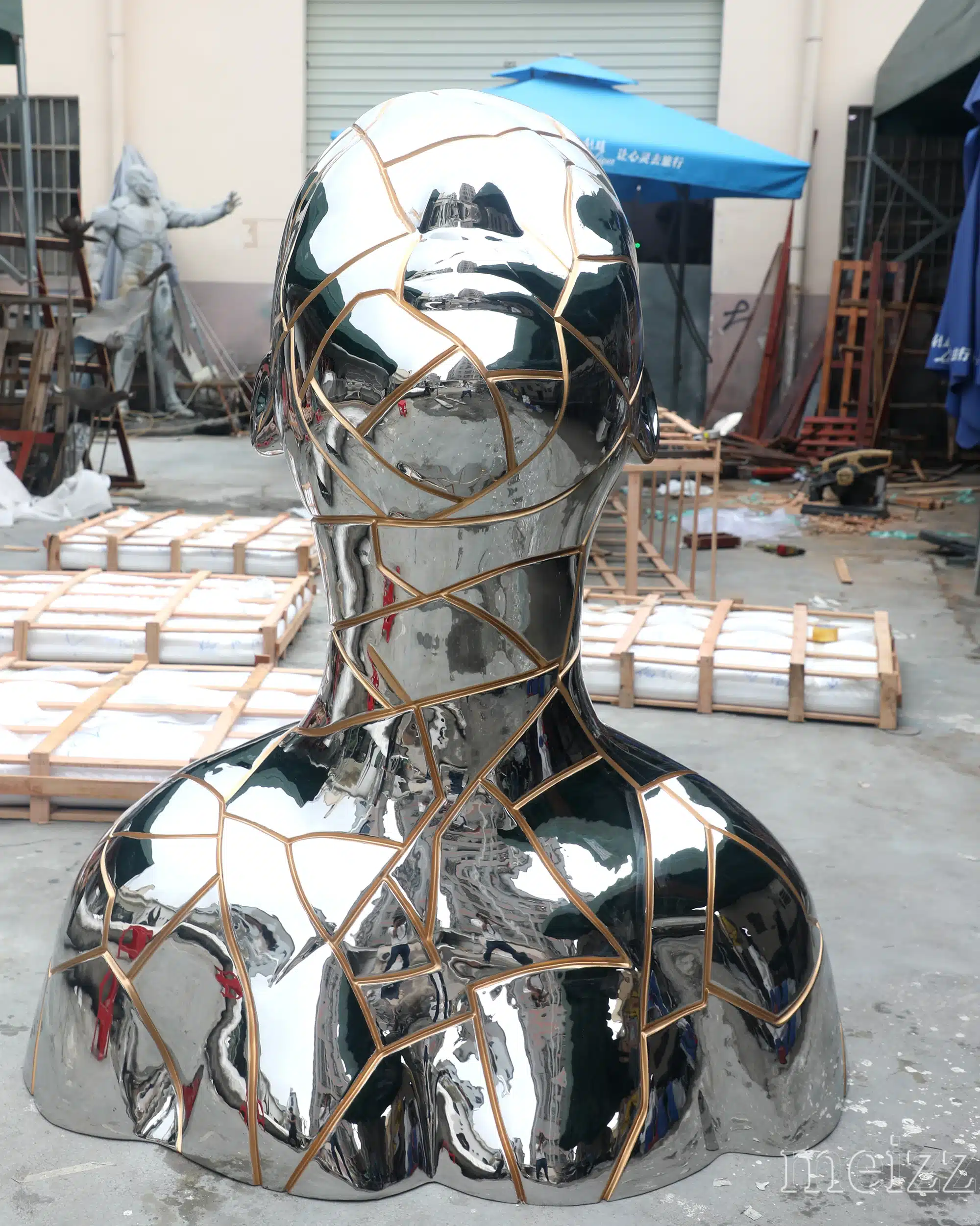 Mirror-Polished Stainless Steel Female Statue (4) Mirror-Polished Stainless Steel Female Statue