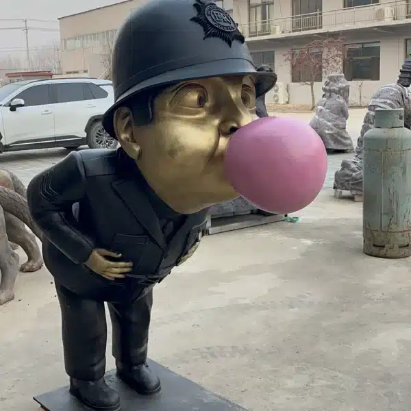 Bubbly Bobby Statue (1) Bubbly Bobby Statue