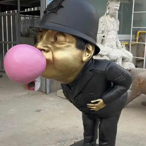 Bubbly Bobby Statue (2) Bubbly Bobby Statue