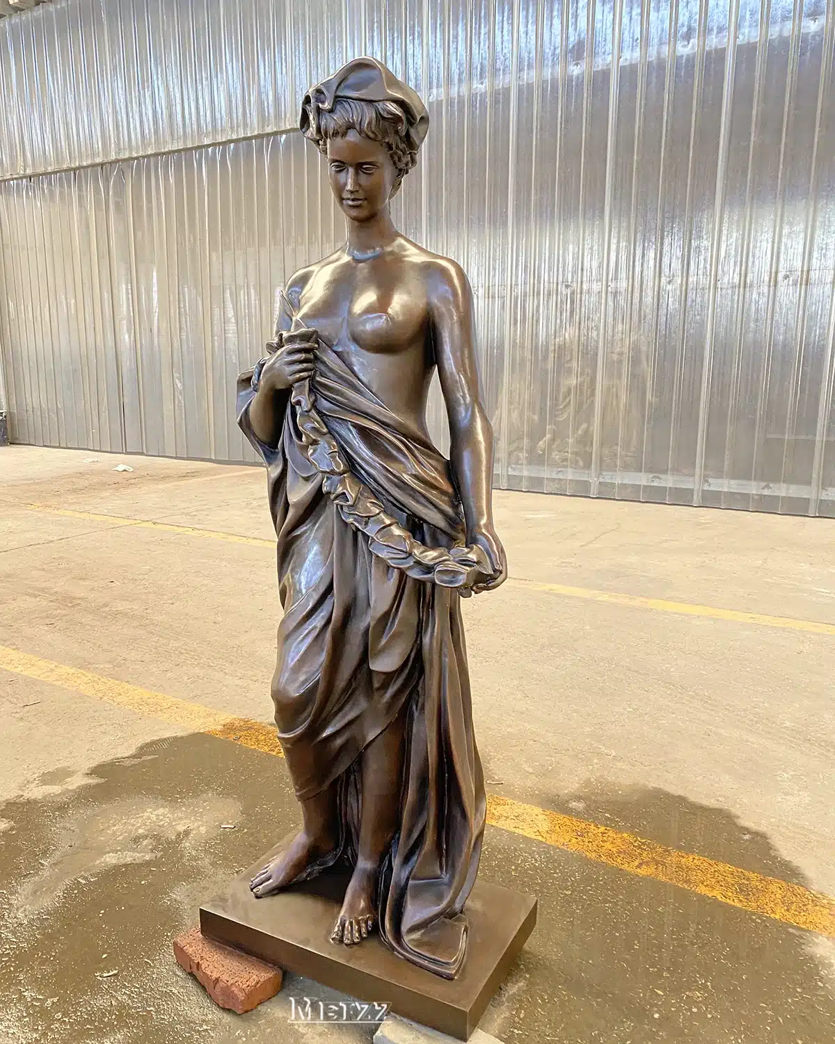 European goddess sculpture (1) European goddess sculpture