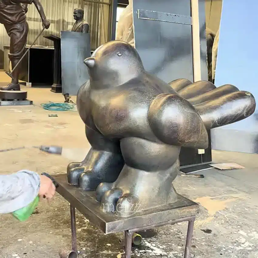 Fat Pigeon Statue