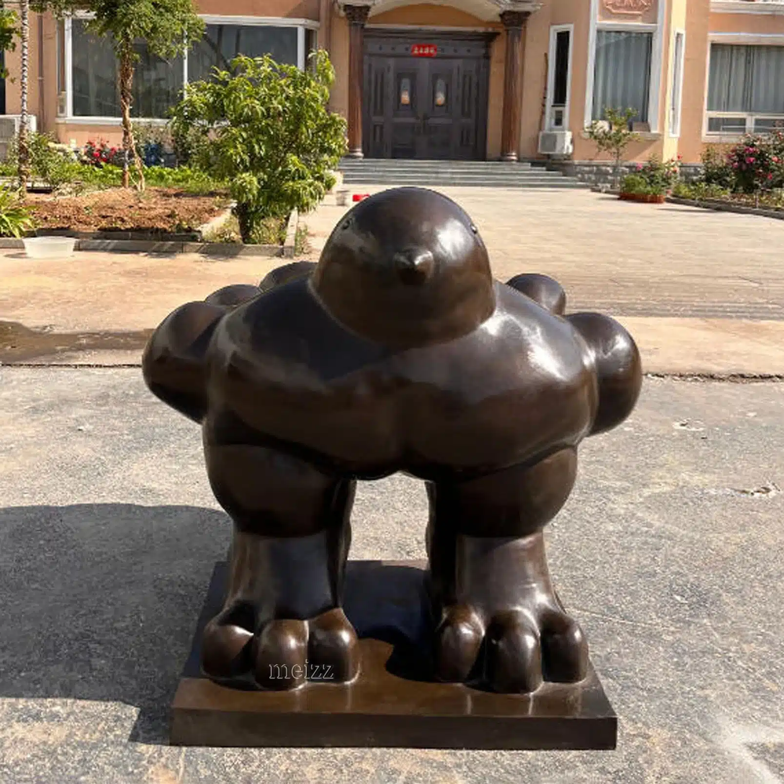 Fat Pigeon Statue 6 Fat Pigeon Statue