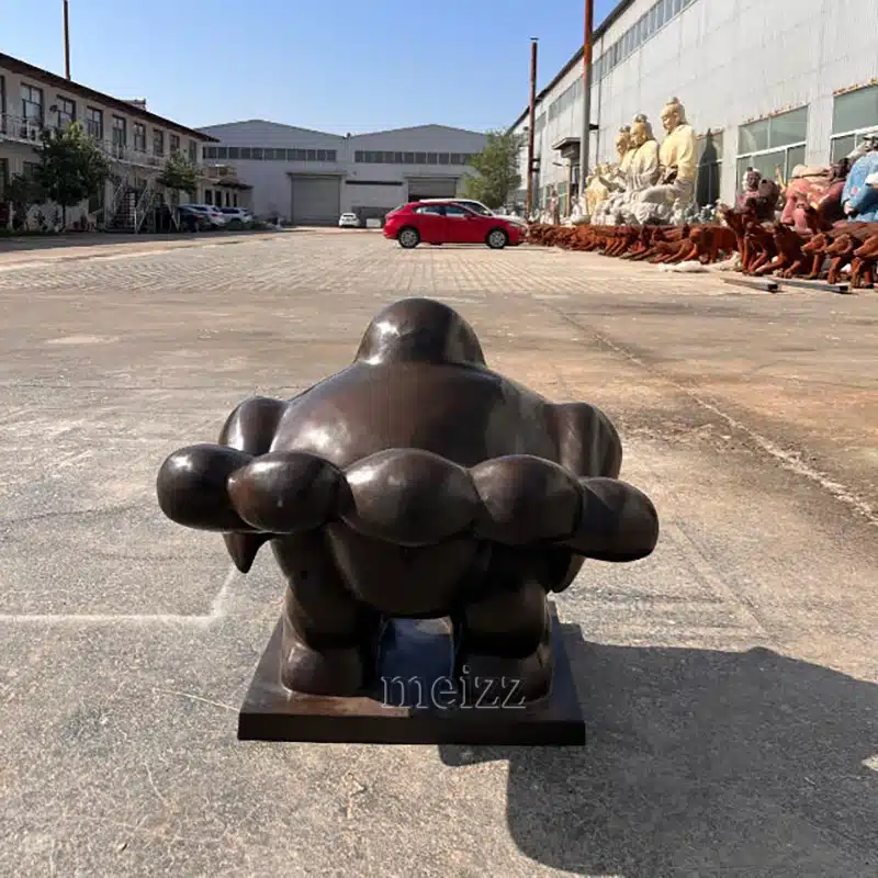 Fat Pigeon Statue7 Fat Pigeon Statue