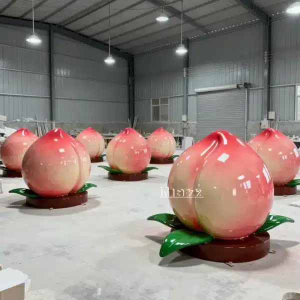 Peach sculpture (4) Peach sculpture