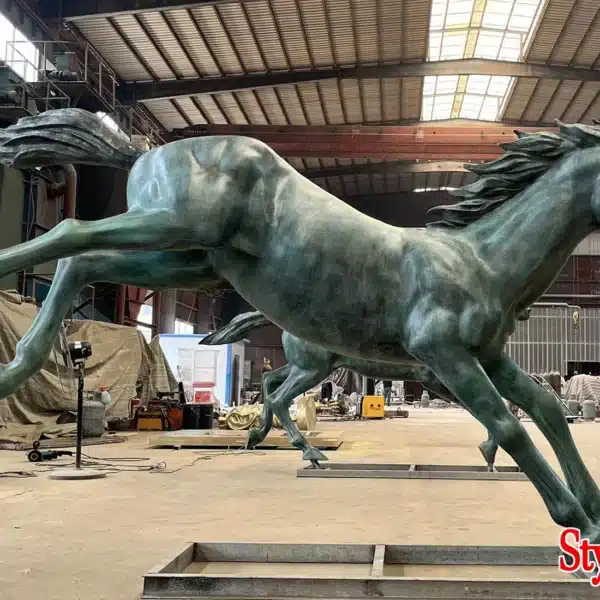5 running horses statue (4) Life-Size Bronze Running Horse Statues