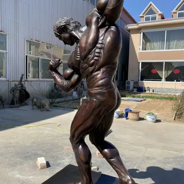 Bodybuilder Sculpture (1) Bodybuilder Sculpture