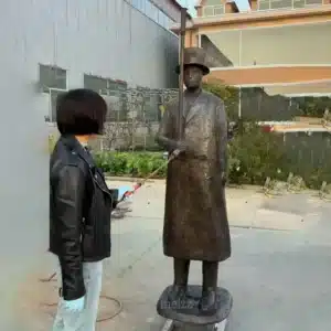Bronze Umbrella Man Sculpture3