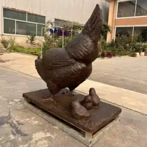 Hen Garden Statue
