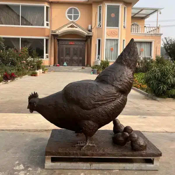 Hen Garden Statue