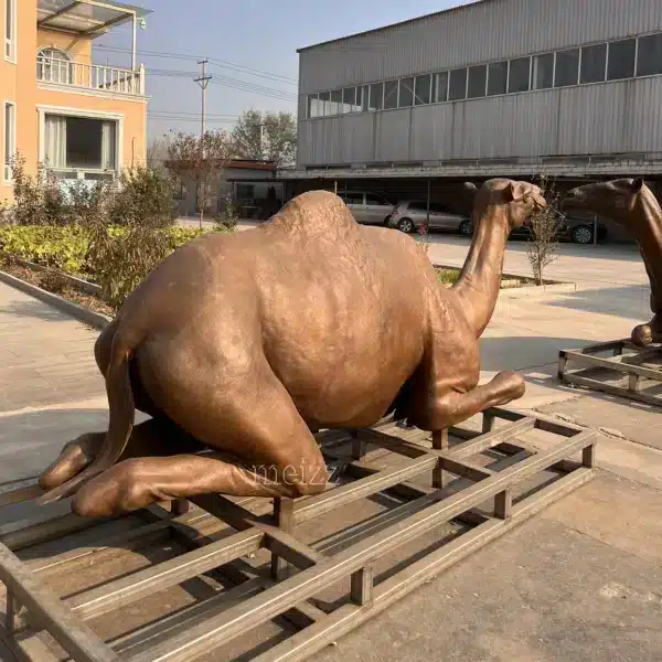 Life Size Camel Statue (3) Life Size Camel Statue