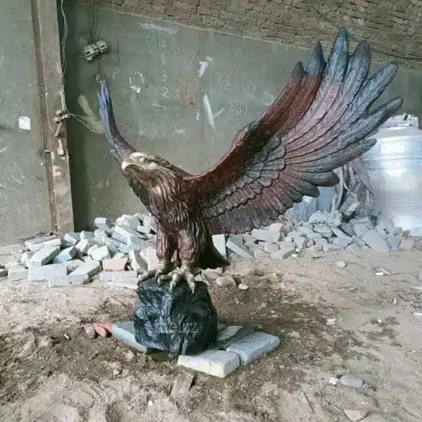 life size eagle statue (3) life size eagle statue