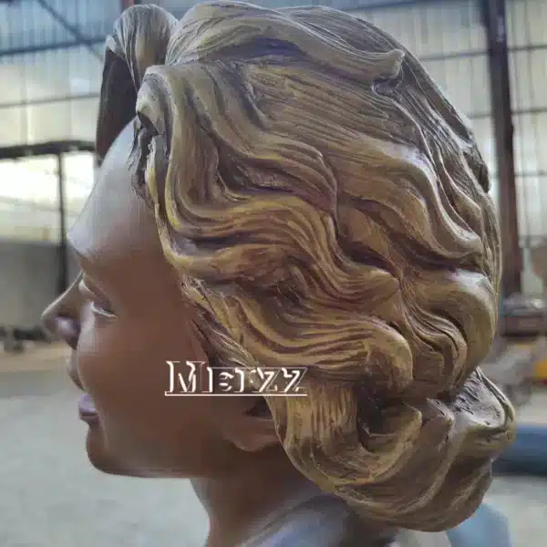 marilyn monroe skirt statue