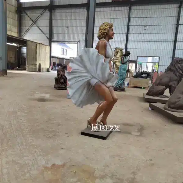 marilyn monroe skirt statue