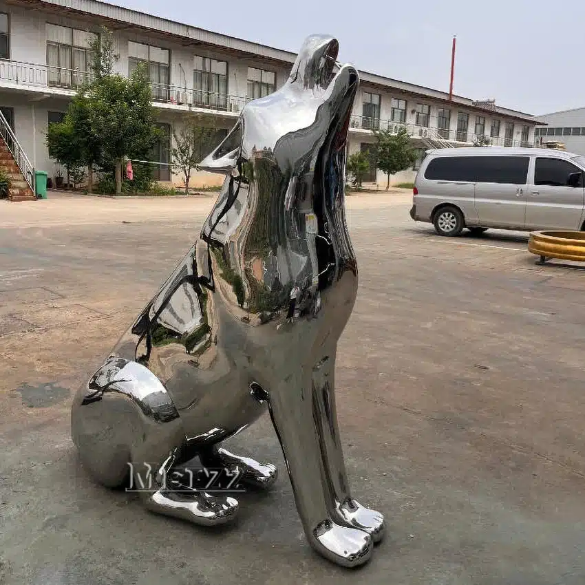 mirror wolf sculpture 2 Mirror Wolf Sculpture