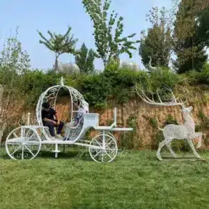 wire reindeer sculpture
