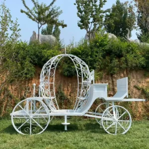 wire reindeer sculpture