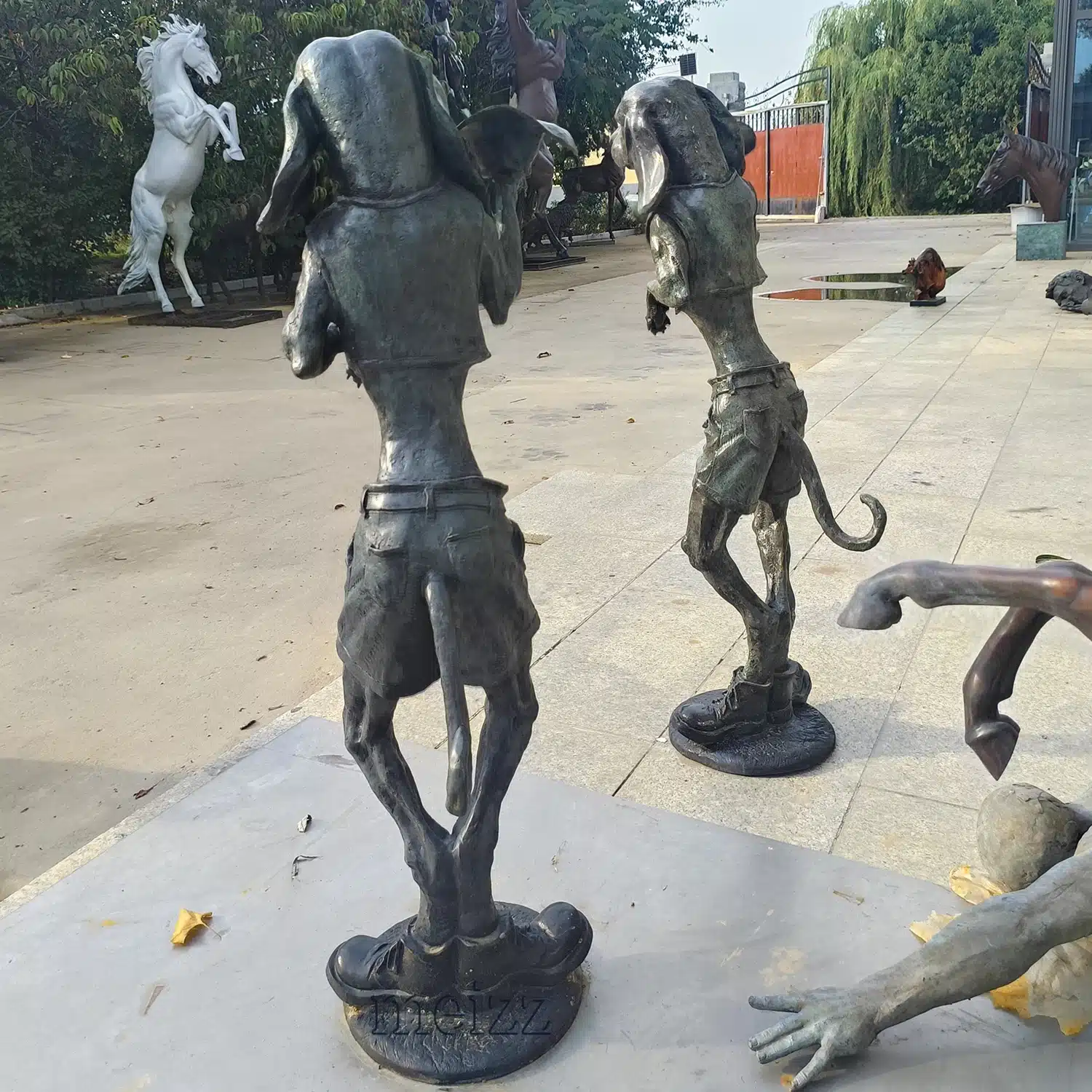 Dog Waiter Statue (1) Dog Waiter Statue