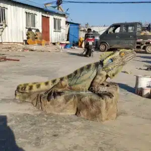 Iguana Garden Statue