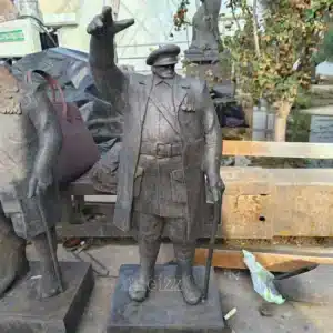 Winston Churchill bronze statue