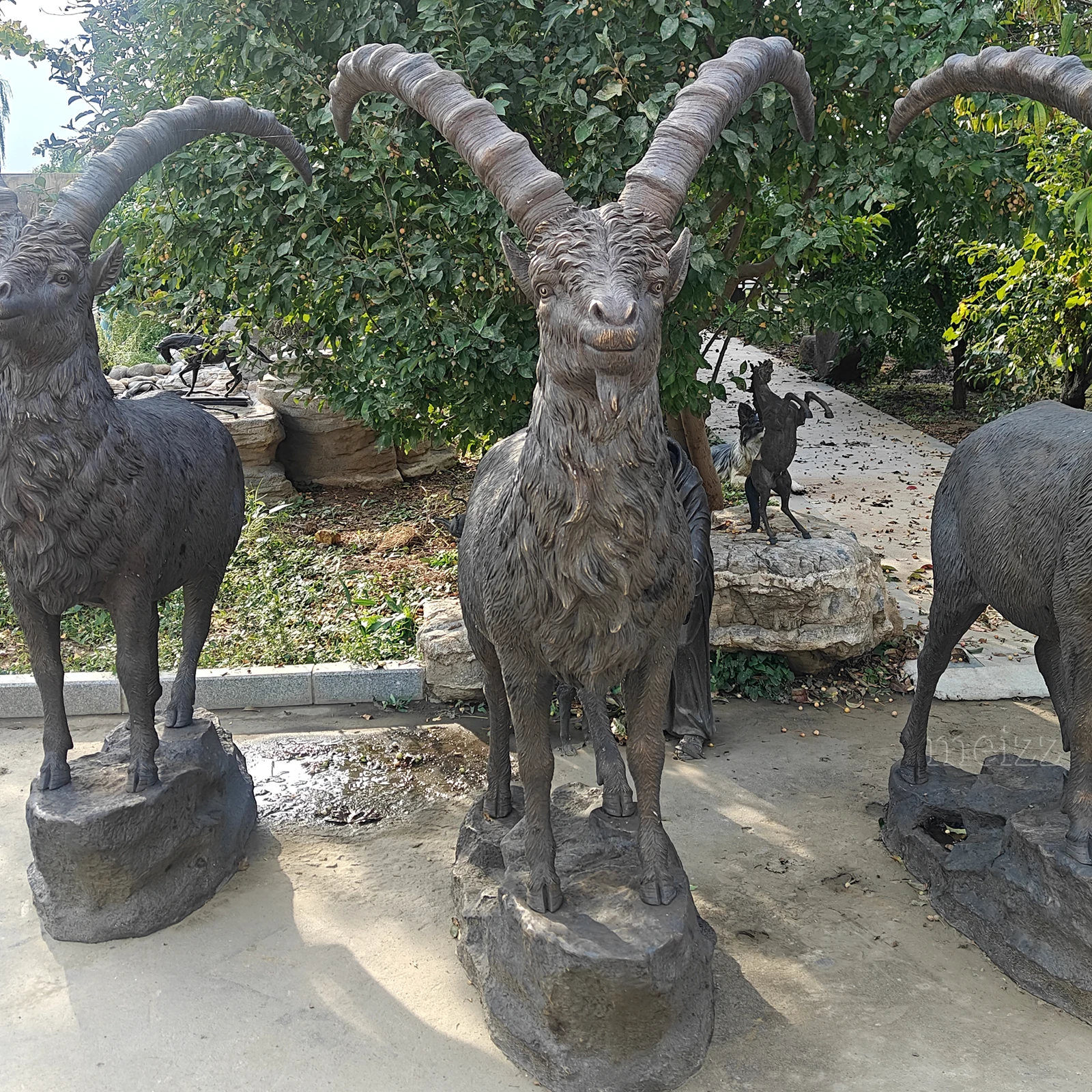 alpine ibex statue (4) alpine ibex statue